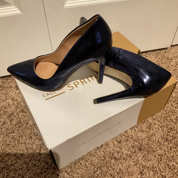 🛍 Spring 👠🛍 - Picture 3 of 3